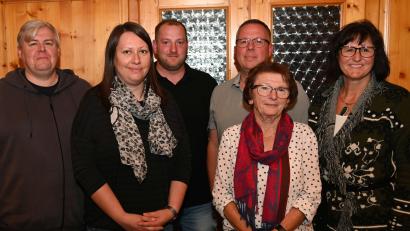 Bild: gf
Der neue Vorstand des Verbands Wohneigentum Amberg Katharinenhöhe (von links) Paul Birner, Kerstin Birner, Christian Luber, Jakob Echinger, Erna Freimut und Angela Lehmeier.
