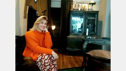 Bild: tk
Das ist nicht der Blick in das Wohnzimmer von Leonie Schultes, sondern in ihren neuen Laden für Männermode und Accessoires an der Georgenstraße. Die 22-Jährige war vor ihrer Selbstständigkeit Einrichterin in einem Möbelhaus.