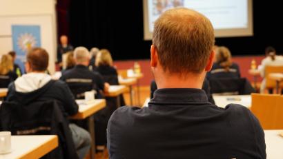 Bild: PP Oberpfalz/exb
Fortbildung zu verschiedenen Themen steht auf einem Treffen von rund 70 Mitgliedern der Oberpfälzer Sicherheitswachten auf dem Programm.