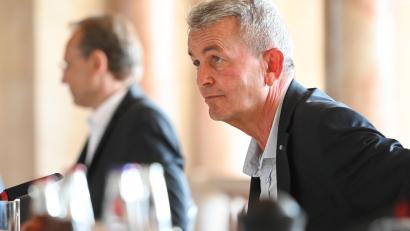 Archivbild: Tobias Hase
Bertram Brossardt, vbw-Hauptgeschäftsführer, warnt vor einer existenzbedrohende Krise für Unternehmen und Wirtschaftsstruktur.