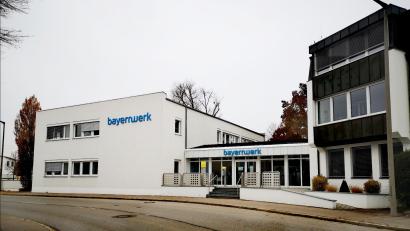 Bild: Thomas Dobler
Mit dem Namen Bayernwerk verband man im Landkreis Schwandorf sieben Jahrzehnte lang das Kohlekraftwerk "Else" in Dachelhofen. Es wurde 2002 stillgelegt. Der ehemalige Bayernwerk-Konzern ging zur gleichen Zeit in Eon auf, sein Name aber überlebte: als Bayernwerk Netz GmbH. Sie hat in Schwandorf noch ein Kundencenter (Bild).