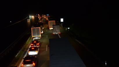 Bild: dob
Schnell stauten sich die Fahrzeuge auf der Autobahn A 6 zurück in Richtung Vohenstrauß.