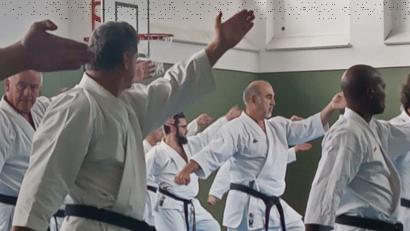 Bild: dob
Zusammen mit den Thüringer Freunden trainieren die Vohenstraußer Karatekas verschiedene Einheiten.