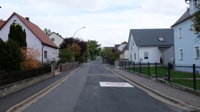 Bild: e
Nicht einmal zehn Prozent der Autofahrer halten sich in der Dr.-Gräßmann-Straße in Vilseck an die Geschwindigkeitsbeschränkung auf 30 Stundenkilometer.
