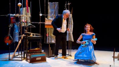 Bild: Katrin Schander/exb
Wenn es draußen kälter wird, ist ein Theaterbesuch mit der Familie genau das Richtige. Am 23. Oktober gibt es das Familienstück „Hallo Halolo“ im Stadttheater zu sehen.