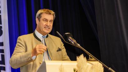 Bild: Hösamer
"Wenn der kommende Winter schlecht läuft, wird es noch ganz andere Probleme geben," sagt Ministerpräsident Markus Söder.