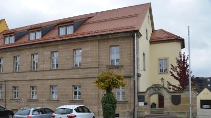 Bild: ak
Die Verwaltungsgemeinschaft Kemnath mit Sitz im Rathaus der Stadt tritt dem neuen Zweckverband Landkreisservicecenter bei.