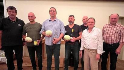 Bild: gis
CSU-Vorsitzender Günther Daubner, Frank Nicklas, Krauthobelkönig Martin Prechtl, Mark Söllner, Willi Voit, Dietmar Höss und Klaus Hautmann (von links).