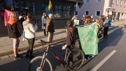 Bild: Kunz
Demonstranten protestieren vor der Grünen-Geschäftsstelle gegen Kohleabbau zu Lasten des Dorfes Lützerath.