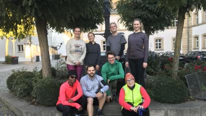 Bild: jzk
Sebastian Högl (vorne, Zweiter von rechts) freut sich über jeden, der beim Lauftreff mitmacht.