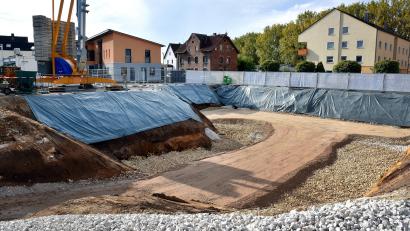 Bild: Stephan Huber
Die Erdarbeiten sind in vollem Gange. Elektrotechnik Färber erstellt an der Drahthammerstraße zwei Neubauten.