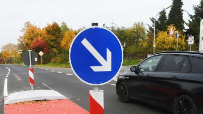 Bild: Gabi Schönberger
Für mehr Sicherheit an der Oberen Hauptstraße in Rothenstadt hat die Stadt Weiden eine neue Querungshilfe gebaut.