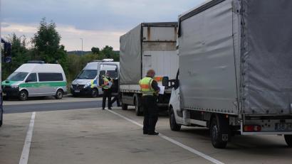 Symbolbild: jut
Eine Großkontrolle bei Lkw in der Oberpfalz brachte einige Befunde.