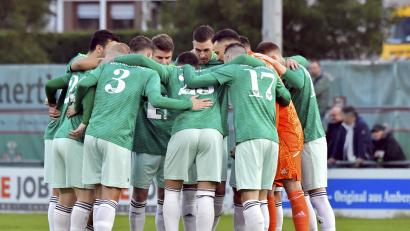 Archivbild: Hubert Ziegler
Die Mannschaft der DJK Ammerthal stimmt sich auf das nächste Spiel ein. Am Sonntag geht es zum TSV Großbardorf.
