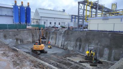 Bild: Schott AG/exb
Der Glaskonzern Schott baut auf seinem Firmengelände in Mitterteich eine Energietankstelle für Flüssiggas.