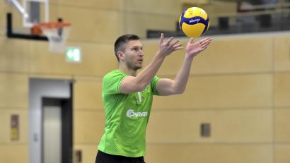 Archivbild: Hubert Ziegler
Der VC Amberg (im Bild Mario Peutler) gewann sein Heimspiel gegen den SV Esting mit 3:2.
