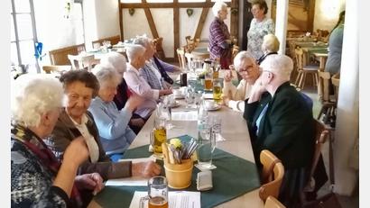 Bild: Seniorenrunde Frohsinn/exb
Seniorenkirchweih beim Rechersimer in Röthenbach.