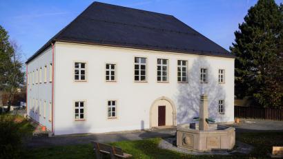 Bild: fvo
Das Lobkowitz-Schloss erstrahlt nach der Sanierung in neuem Glanz – vor allem der Außenputz ist von besonderer Art.