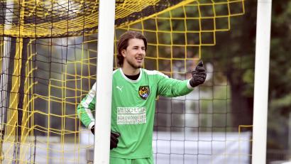 Archivbild: Hubert Ziegler
Auf einen stressigen Nachmittag müssen sich Torhüter Niklas Mecke und seine Vorderleute im Heimspiel des FC Amberg gegen Fortuna Regensburg einstellen. Die Gäste erzielten in den bisherigen 16 Spielen 45 Tore. Zum Vergleich: Amberg traf 17 Mal.