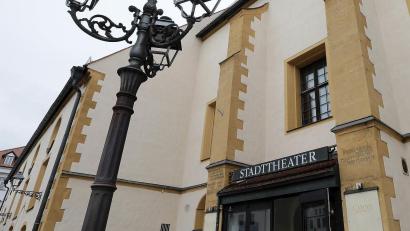 Bild: Wolfgang Steinbacher
Heute ist es das Amberger Stadttheater, bis vor 200 Jahren war es die Klosterkirche der Franziskaner in Amberg. Als Gründervater des hiesigen Klosters gilt ausgerechnet einer, der schon von seinen Zeitgenossen "Geißel der Hebräer" genannt worden ist.