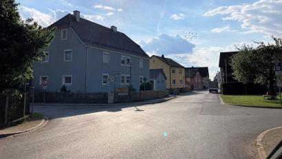 Archivbild: stg
Wie im Vorjahr kam auch heuer in der Bürgerversammlung der Wunsch nach Tempo 30 in der Hauptstraße in Kastl. Im Frühjahr hatte der Gemeinderat das Gesuch abgelehnt.