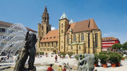 Bild: Heilbronn Marketing GmbH/dpa
Die Kilianskirche lohnt für eine genauere Betrachtung: Die Außenfassade hält interessante Verzierungen bereit.