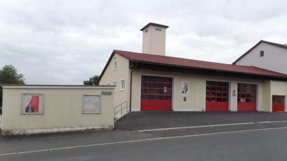 Archivbild: br
„Grünes Licht“ gab es in der Gemeinderatssitzung zum Anbau einer Fahrzeughalle mit Umkleideraum am Gerätehaus der Feuerwehr Neusorg.