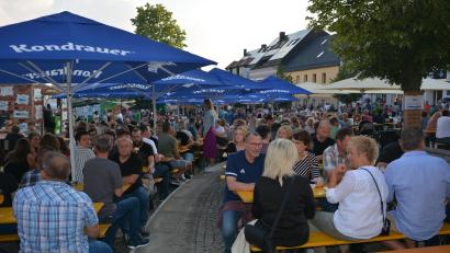 Archivbild: jr
Großartig besucht war heuer das Mitterteicher Bürgerfest, das am Ende 16.000 Euro in die Stadtkasse brachte..