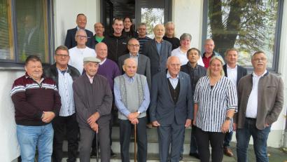 Bild: adj
Urkunden und Geschenke gibt es für die Jubilare der IG BAU für 25 bis 70 Jahre Mitgliedschaft.