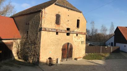 Bild: e
Über fünf Millionen Euro hat die Stadt Vilseck bisher in die Sanierung der Burg Dagestein investiert.
Der sogenannte Winkelmaier Stodl ist das letzte städtische Gebäude in der Burg Dagestein, das noch nicht saniert war. Nun hat der Stadtrat die Sanierung beschlossen, die Kosten liegen bei 578 000 Euro.