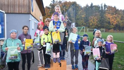 Bild: no
Die eifrigsten Kinder beim Training und bei den Laufwettbewerben wurden bei der Saisonabschlussfeier geehrt.