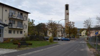 Bild: bnr
Eine zentrale Hackschnitzelheizung für Seniorenheim, kirchliche Gebäude und kommunale Einrichtungen "Am Sand" wäre möglich, erfordert aber hohe Investitionen.