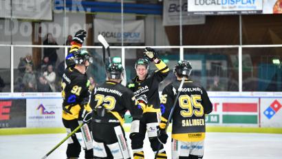 Archivbild: SignaLight
Nach dem erfolgreichen Wochenende wollen die Spieler des ERSC Amberg (von links) Michael Kirchberger, Andreas Pielmeier, Felix Köbele und Lukas Salinger auch in Buchloe punkten.