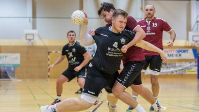 Bild: gud
Luca Maier (vorne) und die Handballer des HV Oberviechtach sind am Samstag in Mittelfranken beim TV Altdorf gefordert.