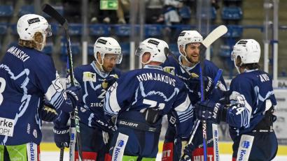 Archivbild: Gebert
Acht Spiele, acht Siege - die Blue Devils kommen aus dem Jubeln nicht heraus. Am Wochenende treffen die Weidener auf die Tölzer Löwen und den HC Landsberg.
