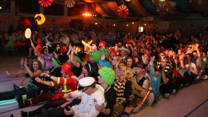 Bild: Welnhofer/exb
Erinnerung an "alte Zeiten": Michael Welnhofer, Präsident der Faschingsgarde Grün-Weiß, schlägt vor, am Faschingssamstag einen Gemeinschaftsball auf die Beine zu stellen.