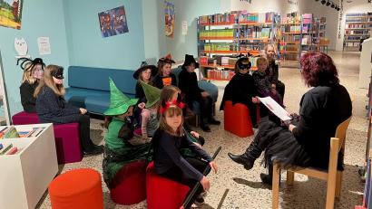 Bild: Stadtbücherei Mitterteich/exb
Zahlreiche Kinder erlebten einen spannenden Halloween-Nachmittag in der Stadtbücherei Mitterteich.