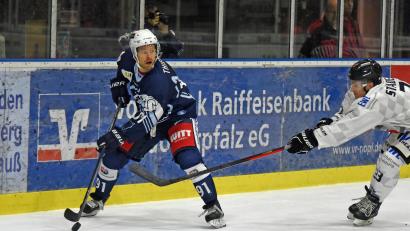 Bild: Gebert
Die Blue Devils fertigten am Sonntag den HC Landsberg mit 10:2 ab. Kapitän Dennis Thielsch (links) steuerte drei Treffer bei.
