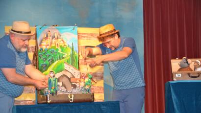 Bild: ak
Das Puppentheater Luftsprung & La Favola mit "Bruder Maus" und "Schwester Lerche".