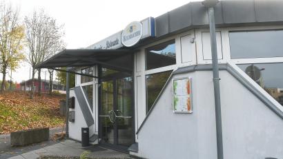 Bild: Gabi Schönberger
In Sichtweite des „Duslbauer“ (links) bewirtschaftet Küchenchef Thomas Angerer künftig auch das Restaurant in der Tennishalle des TC Postkeller. Die Speisekarte setzt kulinarisch auf Italien.