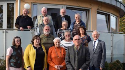 Bild: Richard Braun/exb
Der VdK Wernberg-Köblitz konnte langjährige Mitglieder für ihre Treue zum Sozialverband auszeichnen. Reinhard Rädel (Zweiter von rechts) wurde bei den Neuwahlen als Vorsitzender bestätigt.