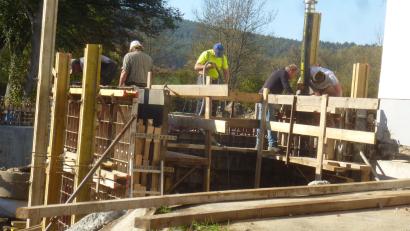 Bild: mad
Die Arbeiten sind nun soweit abgeschlossen, dass die neue Brücke im Frühjahr eingehoben werden kann.