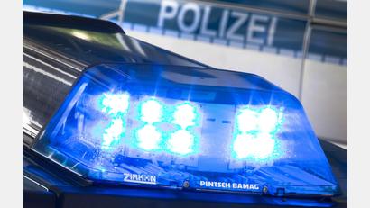 Symbolbild: Friso Gentsch/dpa
Bei einem Diebstahl in Gebenbach war vermutlich schweres Gerät im Einsatz.