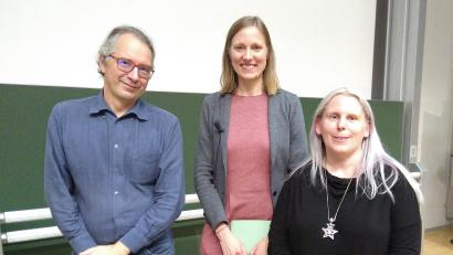 Bild: mma
Professor Dr. Christian Baumgartner, Prof. Dr. Lisa Ranisch und Christina Kircher stellten sich der Diskussion im Audimax der OTH in Amberg.