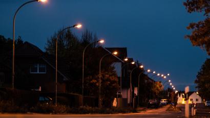 Symbolbild: Swen Pförtner
In Neumarkt geht bald das Licht aus. Die Oberpfälzer Stadt will die Straßenbeleuchtung zwischen Mitternacht und 5 Uhr abschalten.