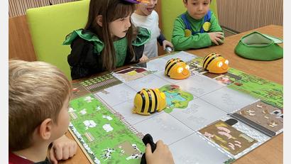 Bild: A.Kirst/exb
Viel Spaß hatten die Kinder bei der Halloween-Vorlesestunde in der Bücherei.