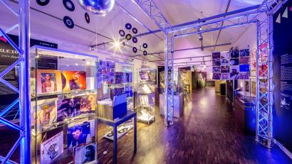 Bild: Marcus Rebmann/exb
Blick in die 80er-Jahre-Ausstellung im Amberger Stadtmuseum.