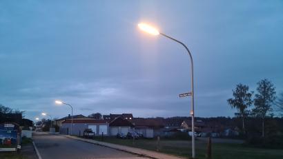 Bild: sne
Nur noch wenige Straßenleuchten laufen ohne LED-Lichter wie hier in der Richard-Wagner-Straße. Auch diese könnten bald auf LED umgerüstet werden.