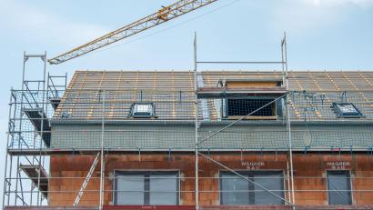 Symbolbild: Lino Mirgeler/dpa
Finanzielle Zuschüsse für den Hausbau will die Stadt auch weiterhin ermöglichen.