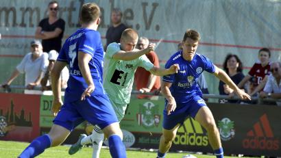 Archivbild: Hubert Ziegler
Ab durch die Mitte: Auf Raffael Kobrowski von der DJK Ammerthal und seine Mitspieler wartet ein schwieriges Auswärtsspiel.